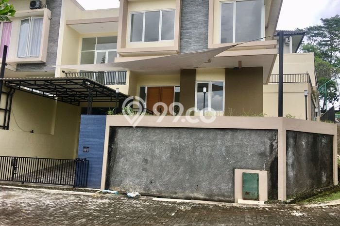 For Sale Rumah Elit Exclusive di Tembalang, Semarang For Sale Rumah Elit Exclusive di Tembalang, Semarang