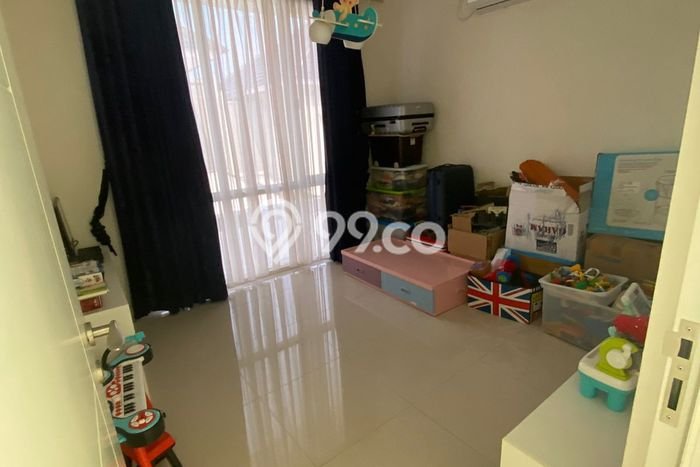 FEATURED! Rumah Nyaman di BSB City, Luas 240m² Bangunan 191m² FEATURED! Rumah Nyaman di BSB City, Luas 240m² Bangunan 191m²