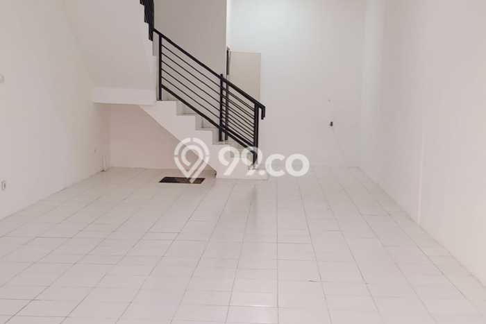 LOKASI PREMIUM! Ruko di Banyumanik, Luas 200m², Akses Utama LOKASI PREMIUM! Ruko di Banyumanik, Luas 200m², Akses Utama