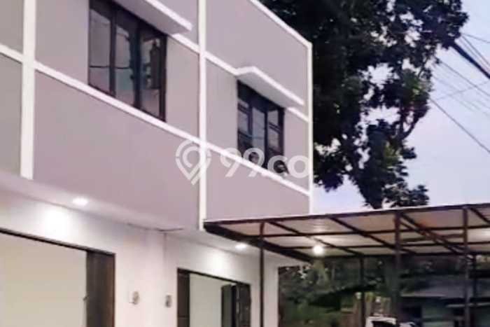 LOKASI PREMIUM! Ruko di Banyumanik, Luas 200m², Akses Utama LOKASI PREMIUM! Ruko di Banyumanik, Luas 200m², Akses Utama