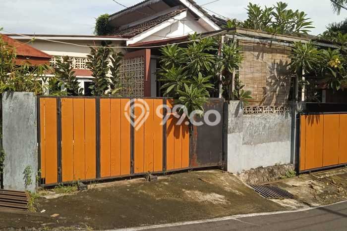 Rumah Lokasi Strategis di Jatingaleh, Semarang, LT 131m² LB 84m² Rumah Lokasi Strategis di Jatingaleh, Semarang, LT 131m² LB 84m²