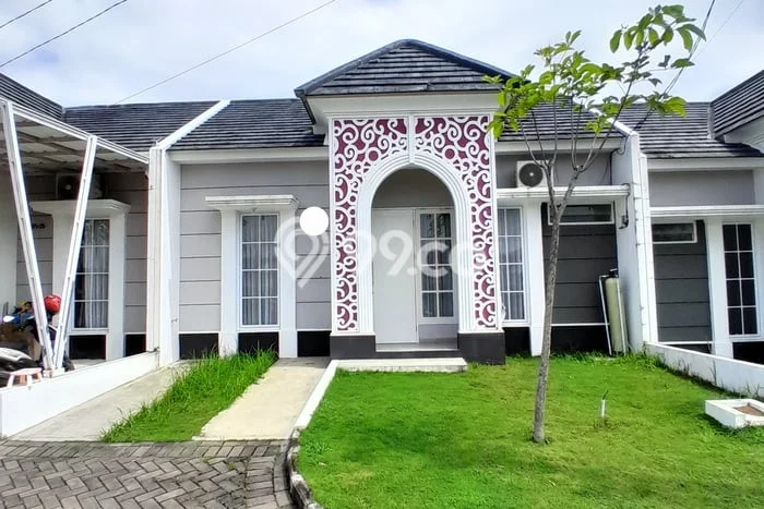 Disewakan! Rumah 3 Kamar Tidur &
1 Kamar Mandi di Cilegon Indah, Cilegon Disewakan! Rumah 3 Kamar Tidur &
1 Kamar Mandi di Cilegon Indah, Cilegon