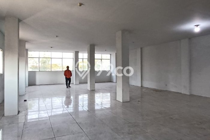 Ruko untuk Disewa di Pusat Tangerang Luas Bangunan 570m2 Ruko untuk Disewa di Pusat Tangerang Luas Bangunan 570m2