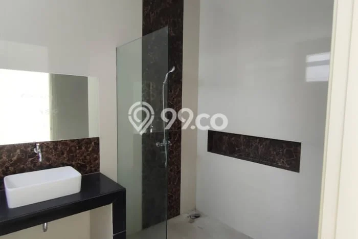 Dijual Rumah Premium dengan Fasilitas Sekitar Lengkap di Sukolilo, Surabaya Dijual Rumah Premium dengan Fasilitas Sekitar Lengkap di Sukolilo, Surabaya