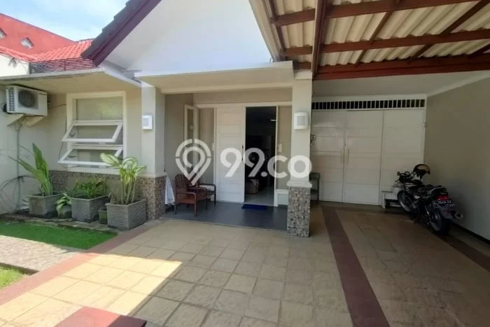 For Sale! Luxury House LT 225m2 Desain Modern di Semolowaru For Sale! Luxury House LT 225m2 Desain Modern di Semolowaru