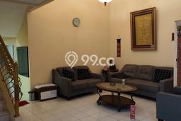 Rumah Elit Modern Tanpa Renovasi di Kota Wisata Jakarta Timur Rumah Elit Modern Tanpa Renovasi di Kota Wisata Jakarta Timur