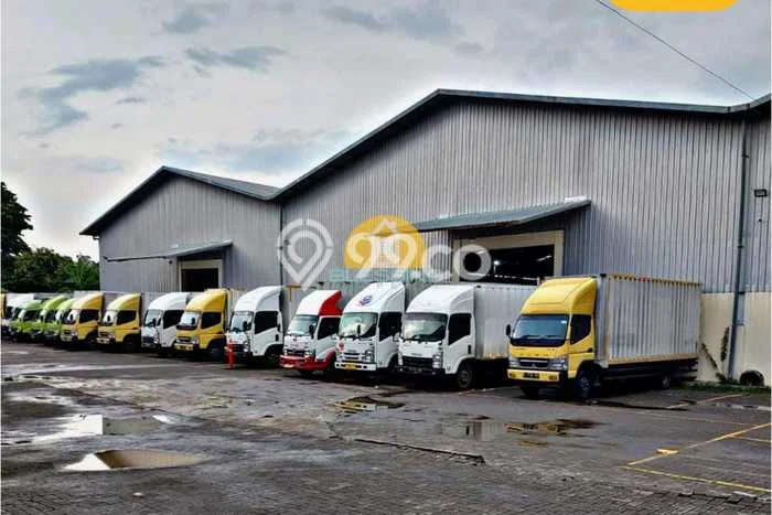 Unit Gudang Paling Strategis di Tugu Semarang dengan LB 4140m2 Unit Gudang Paling Strategis di Tugu Semarang dengan LB 4140m2