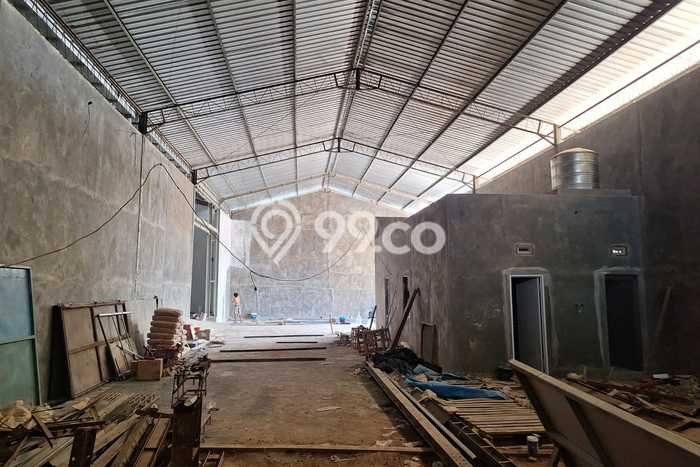 Gudang untuk Disewa di Pusat Semarang Luas Bangunan 1600m2 Gudang untuk Disewa di Pusat Semarang Luas Bangunan 1600m2