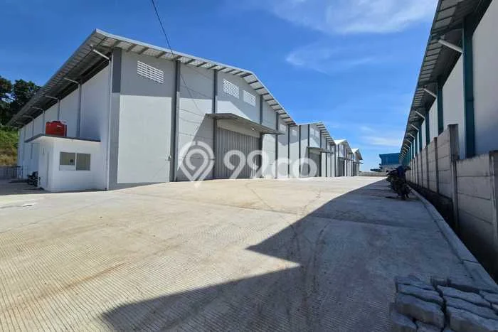 Disewakan Gudang komersial di Semarang Barat luas bangunan 3600m2 Disewakan Gudang komersial di Semarang Barat luas bangunan 3600m2