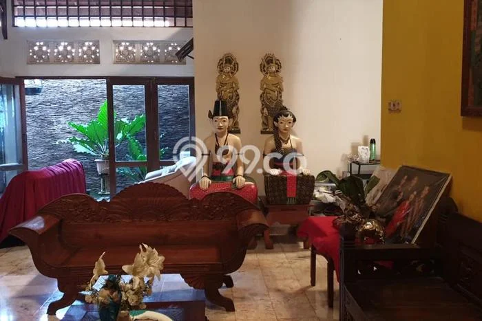 Rumah Mewah LB 250m2 Siap Huni Desain Elegan di Tonja, Denpasar Rumah Mewah LB 250m2 Siap Huni Desain Elegan di Tonja, Denpasar