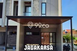 Rumah Modern Cantik 3 KT Siap Huni di Jagakarsa Rumah Modern Cantik 3 KT Siap Huni di Jagakarsa