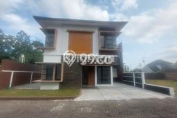 Rumah Modern 5 KT di Sleman Yogyakarta Rumah Modern 5 KT di Sleman Yogyakarta