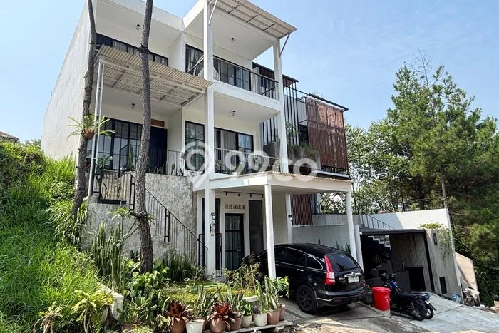 Dijual Rumah Mewah Megah Dengan View Eksklusif di Dago Pakar, Bandung Dijual Rumah Mewah Megah Dengan View Eksklusif di Dago Pakar, Bandung