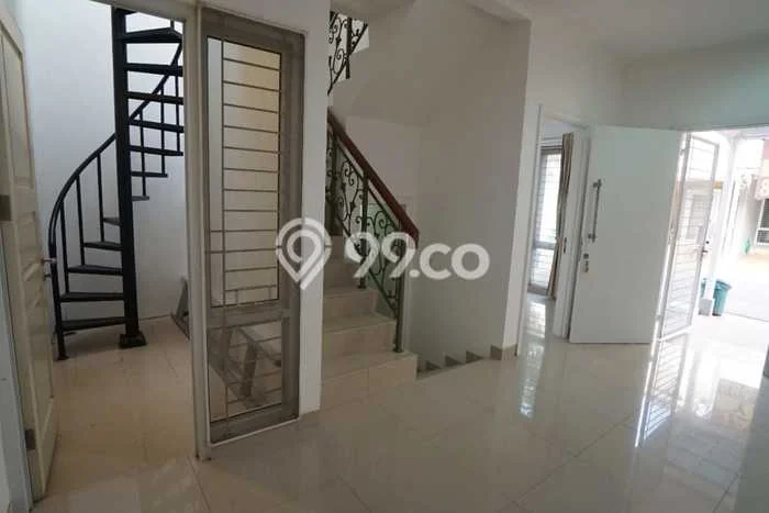 Dijual Hunian Rumah Terawat 4 KT di Gading Serpong, Tangerang Dijual Hunian Rumah Terawat 4 KT di Gading Serpong, Tangerang