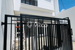 Rumah Strategis Modern Lb 120m2 di BSD, Tangerang Selatan Rumah Strategis Modern Lb 120m2 di BSD, Tangerang Selatan