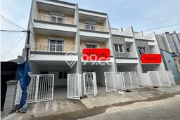 Dijual Hunian Rumah Terawat 4 KT di Tanjung Duren, Jakarta Barat Dijual Hunian Rumah Terawat 4 KT di Tanjung Duren, Jakarta Barat