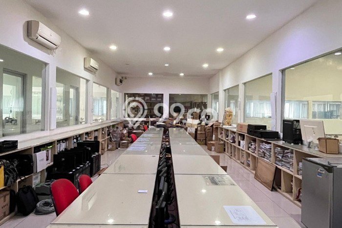 Untuk Dijual! Kantor di Cikarang Bekasi LT 9880m2 / LB 3939m2 Kawasan Strategis Untuk Dijual! Kantor di Cikarang Bekasi LT 9880m2 / LB 3939m2 Kawasan Strategis