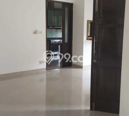Hunian Bagus Disewakan di Pejaten, Jakarta Selatan LT 700m2, LB 800m2 Hunian Bagus Disewakan di Pejaten, Jakarta Selatan LT 700m2, LB 800m2