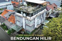 Unit Komersial Dijual di Jakarta Pusat LT 360m2 & LB 1040m2 Unit Komersial Dijual di Jakarta Pusat LT 360m2 & LB 1040m2