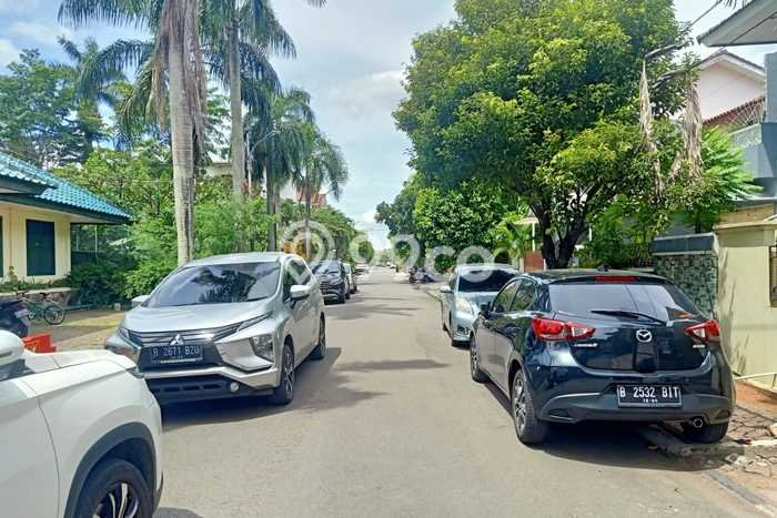 Rumah Elit Modern Siap Huni di Puri Indah Jakarta Barat Rumah Elit Modern Siap Huni di Puri Indah Jakarta Barat