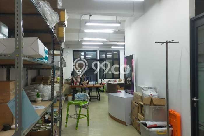 Ruko Dijual di Jakarta Barat LT 283m2 & LB 930m2 Lokasi Terbaik! Ruko Dijual di Jakarta Barat LT 283m2 & LB 930m2 Lokasi Terbaik!