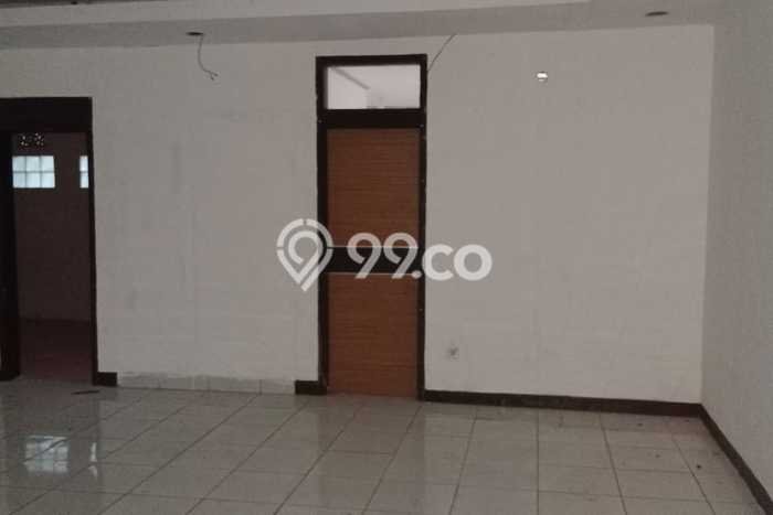 Jarang Ada! Rumah Sewa 4 Kamar Bagus Siap Huni Turangga Jarang Ada! Rumah Sewa 4 Kamar Bagus Siap Huni Turangga