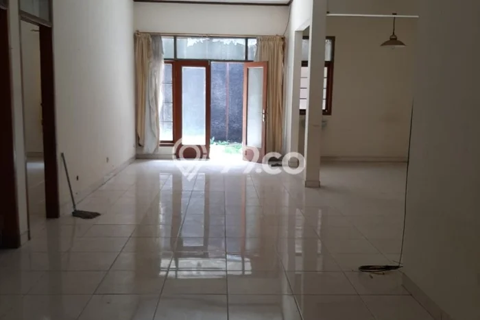 Rumah Siap Disurvey lokasi Regol, Bandung, Luas 209m2m² LB 150m2m² Rumah Siap Disurvey lokasi Regol, Bandung, Luas 209m2m² LB 150m2m²