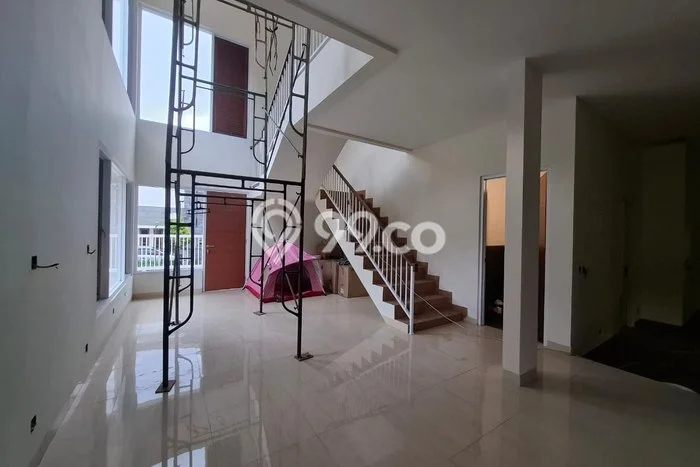 For Sale! Luxury House LT 285m2 Desain Elegan di Cipaganti For Sale! Luxury House LT 285m2 Desain Elegan di Cipaganti