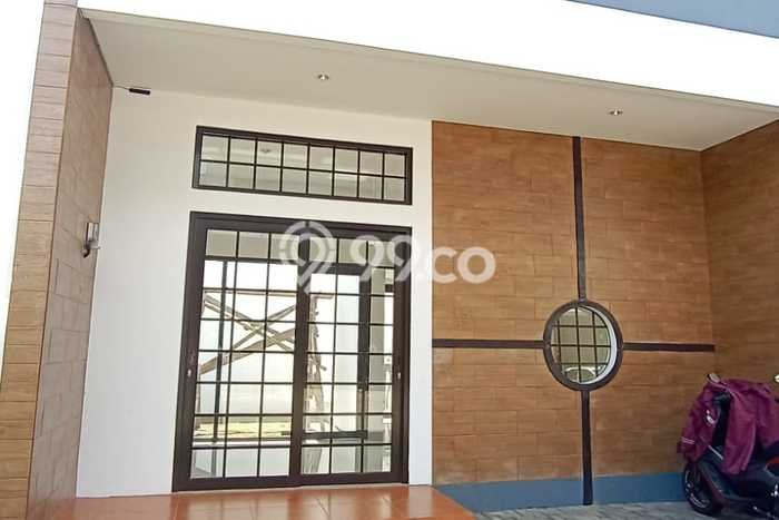 PENAWARAN TERBAIK! Rumah Strategis area Cisarua, Luas 60m² Bangunan 102m² PENAWARAN TERBAIK! Rumah Strategis area Cisarua, Luas 60m² Bangunan 102m²