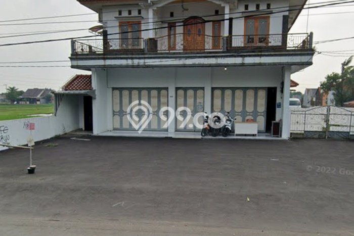 Ruko disewakan di Sumber Cirebon dengan luas bangunan 350m2 Ruko disewakan di Sumber Cirebon dengan luas bangunan 350m2