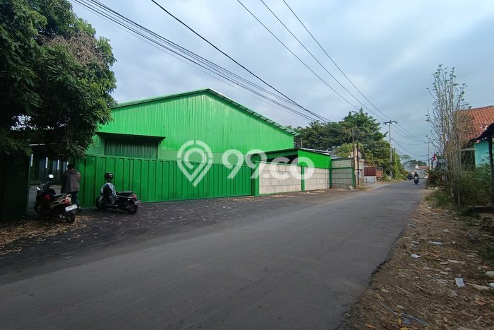 Untuk Disewa Gudang di Sumber Cirebon LT 2930m2, LB 2300m2 Untuk Disewa Gudang di Sumber Cirebon LT 2930m2, LB 2300m2