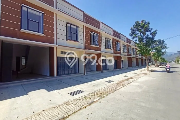 Ruko Dijual di Bandung LT 64m2 & LB 90m2 Lokasi Terbaik! Ruko Dijual di Bandung LT 64m2 & LB 90m2 Lokasi Terbaik!