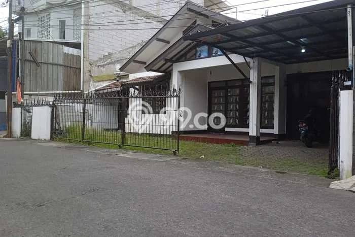 Rumah Disewakan Bandung LT 326m2 LB 200m2 Area Turangga Rumah Disewakan Bandung LT 326m2 LB 200m2 Area Turangga