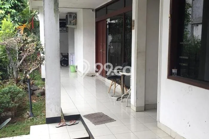 Ready to Use! Luxury House LT 330m2 Desain Elegan di Buah Batu Ready to Use! Luxury House LT 330m2 Desain Elegan di Buah Batu
