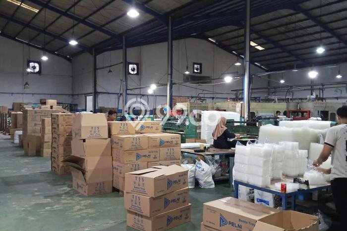 Disewakan Gudang di Kawasan Ramai Cikarang Luas 1932m2 Disewakan Gudang di Kawasan Ramai Cikarang Luas 1932m2