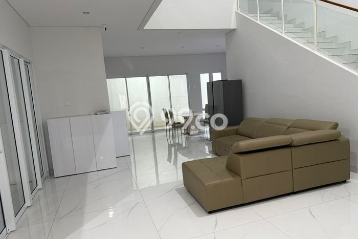 Disewakan! Rumah 4 Kamar Tidur &
3 Kamar Mandi di Gading Serpong, Tangerang Disewakan! Rumah 4 Kamar Tidur &
3 Kamar Mandi di Gading Serpong, Tangerang