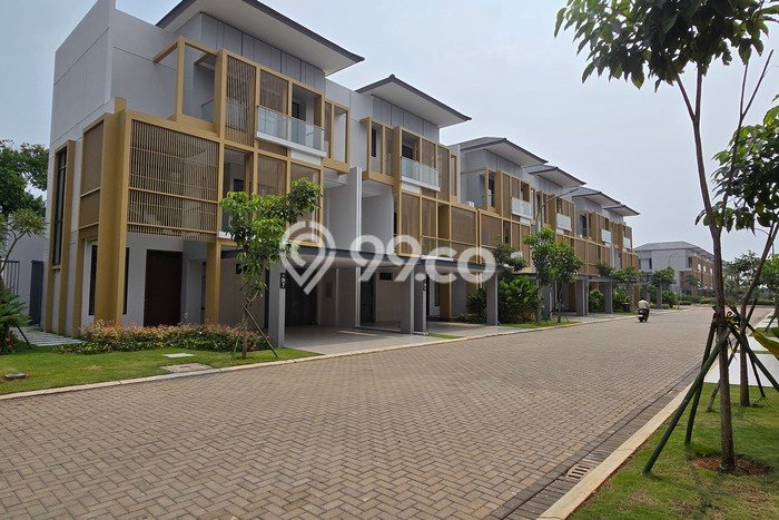 Disewakan! Rumah 4 Kamar Tidur &
4 Kamar Mandi di BSD, Tangerang Disewakan! Rumah 4 Kamar Tidur &
4 Kamar Mandi di BSD, Tangerang
