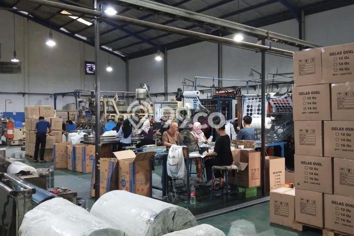 Disewakan Gudang di Kawasan Ramai Cikarang Luas 1932m2 Disewakan Gudang di Kawasan Ramai Cikarang Luas 1932m2