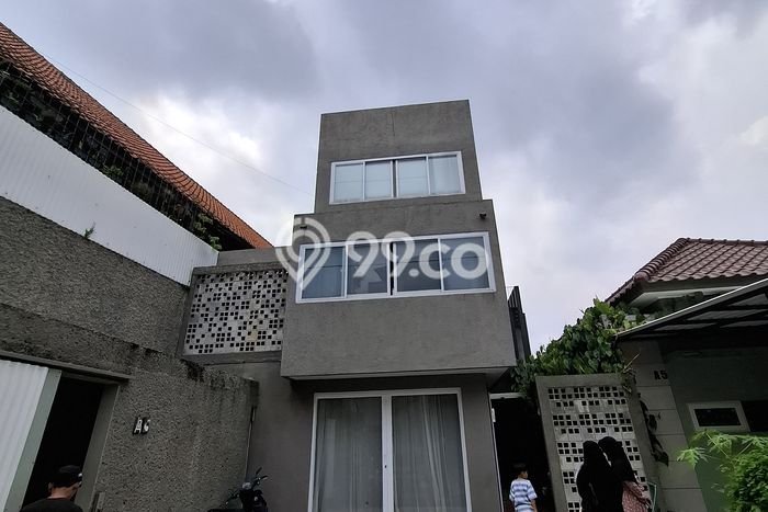 Rumah Lokasi Strategis area Dago, Bandung, LT 117m² Bangunan 220m² Rumah Lokasi Strategis area Dago, Bandung, LT 117m² Bangunan 220m²