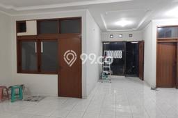 Rumah di Taman Kopo Indah, Luas 153m2m², LB 135m2m² Rumah di Taman Kopo Indah, Luas 153m2m², LB 135m2m²