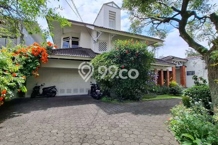 Rumah 4 KT 3 KM LT 1041m2m², Luas Bangunan 600m2m² di Cipaku, Bandung Rumah 4 KT 3 KM LT 1041m2m², Luas Bangunan 600m2m² di Cipaku, Bandung