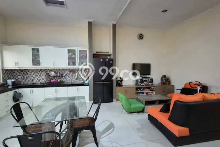 Rumah Minimalis 3 Kamar LT 190m2 di Taman Kopo Indah Rumah Minimalis 3 Kamar LT 190m2 di Taman Kopo Indah