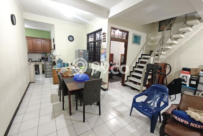 Rumah Modern 3 KT LT 164m2 di Taman Kopo Indah Rumah Modern 3 KT LT 164m2 di Taman Kopo Indah