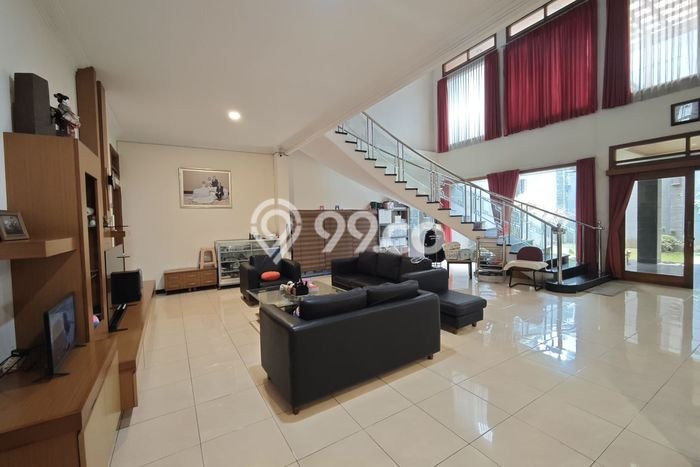 Rumah Luxury Modern Tanpa Renovasi di Mekar Wangi Bandung Rumah Luxury Modern Tanpa Renovasi di Mekar Wangi Bandung