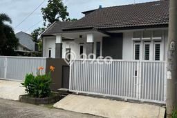 Disewakan Rumah Murah di Holis Cigondewah Bandung Punya 3 KT Disewakan Rumah Murah di Holis Cigondewah Bandung Punya 3 KT