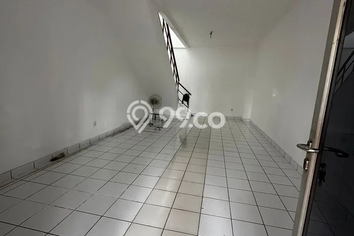 Ruko Disewakan di Area Ramai Cikarang Pusat, Bekasi Ruko Disewakan di Area Ramai Cikarang Pusat, Bekasi