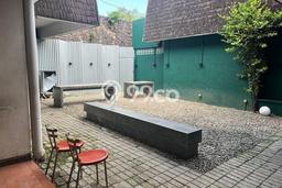 Rumah area Dago, 5 KT, Area Asri, LT 720m² Bangunan 450m² Rumah area Dago, 5 KT, Area Asri, LT 720m² Bangunan 450m²