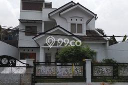 Ready to Use! Luxury House LT 209m2 Desain Elegan di Bandung Utara Ready to Use! Luxury House LT 209m2 Desain Elegan di Bandung Utara