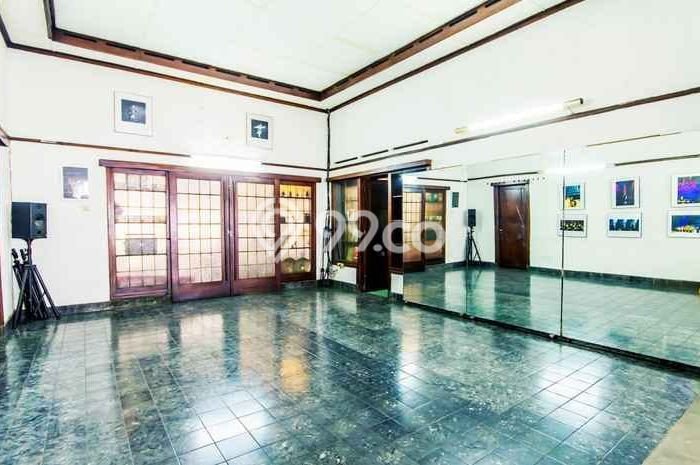 Jual Rumah Mewah Megah Dengan View Eksklusif di Dago, Bandung Jual Rumah Mewah Megah Dengan View Eksklusif di Dago, Bandung