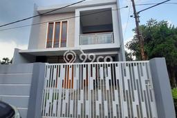 Rumah Luxury Modern Tanpa Renovasi di Cikutra Bandung Rumah Luxury Modern Tanpa Renovasi di Cikutra Bandung